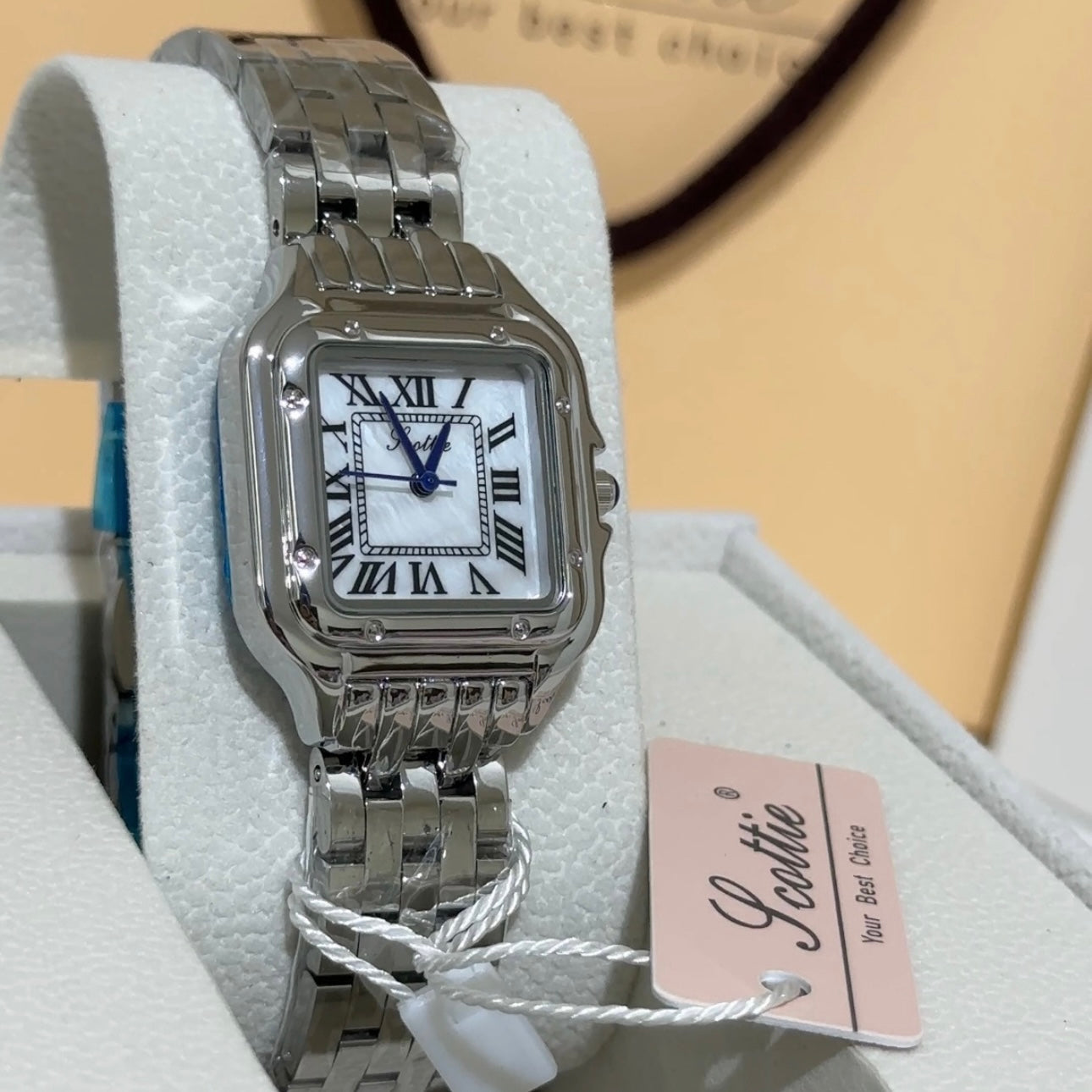 women watch Scottie SCMW27