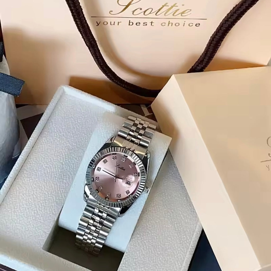 women watch Scottie 9570